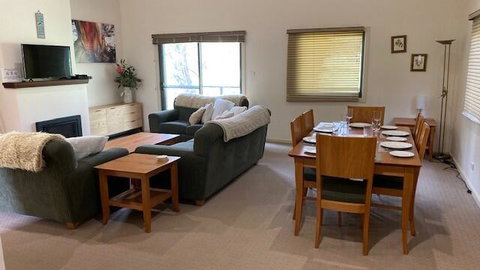 Snowbound Chalet 7 - Accommodation Sunshine Coast 2