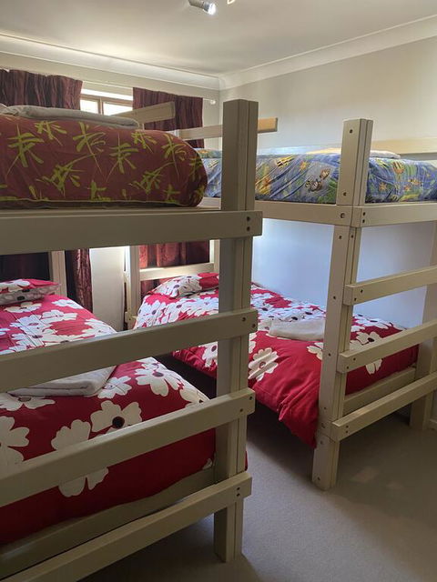 Snowgate Motel + Apartments - Accommodation Sunshine Coast 2