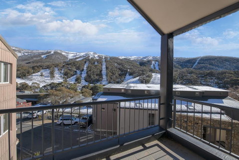 Snowman 8 - Accommodation Sunshine Coast 2