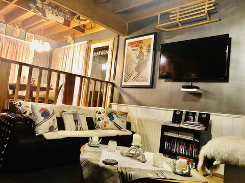 Snowmass Chalet - Accommodation Sunshine Coast 1