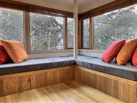 Sonoma Chalet - Accommodation Sunshine Coast 1