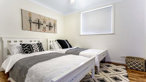 Sounds Of Sunshine Whole House - Accommodation Sunshine Coast 0