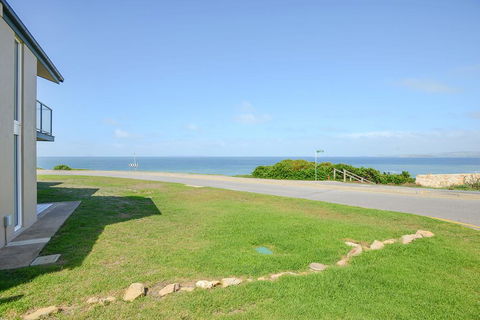 South Seas Beachfront Apartments - Accommodation Sunshine Coast 1