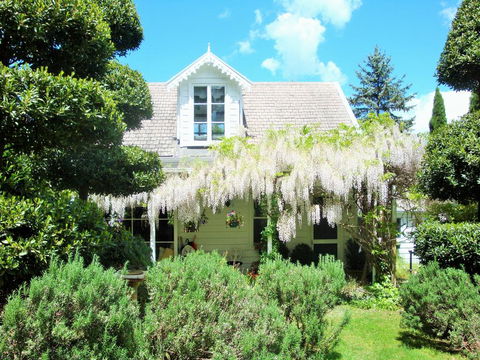 Southdown Cottage - Accommodation Sunshine Coast 0