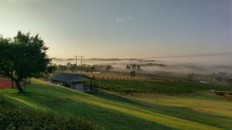 Sovereign Hill Country Lodge Rothbury - Accommodation Sunshine Coast 0