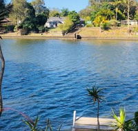 Spacious 2 Bedroom Beach Side Apartment - Close to shopping Centre with Coles Health Food Shop Sushi Pizza Cafes Hairdresse - Accommodation Sunshine Coast