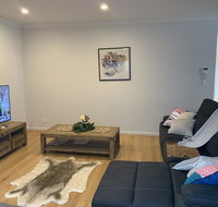 Spacious Rooms Home-Stay with Free Wifi - Accommodation Sunshine Coast
