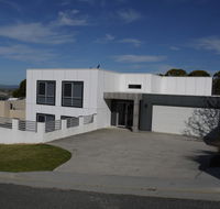 Spectacular Holiday Living - Accommodation Sunshine Coast