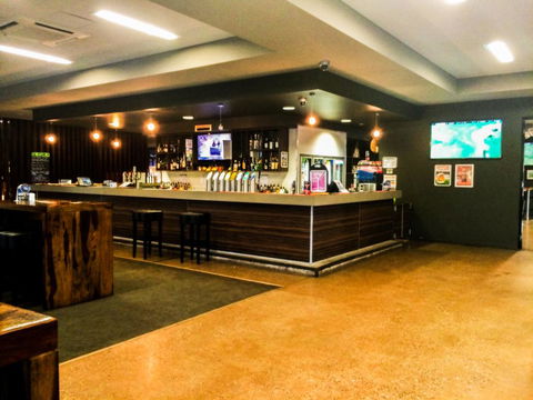 Spinifex Hotel - Accommodation Sunshine Coast 2