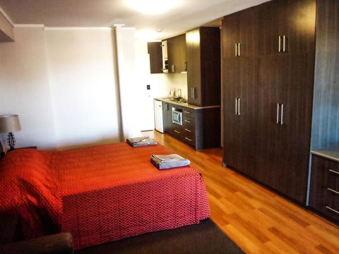 Spinifex Hotel - Accommodation Sunshine Coast 1
