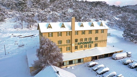 Sponars Chalet - Accommodation Sunshine Coast 0