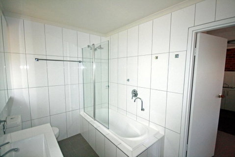 Sponars Onshore Apartment 1 - FREE Unlimited WIFI - Accommodation Sunshine Coast 3