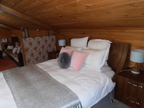 Springmead Rustic Cabin - Accommodation Sunshine Coast 0