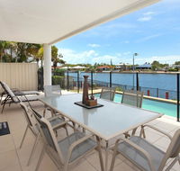 St Lucia 11 - 4 BDRM Canal Home with Pool - Accommodation Sunshine Coast