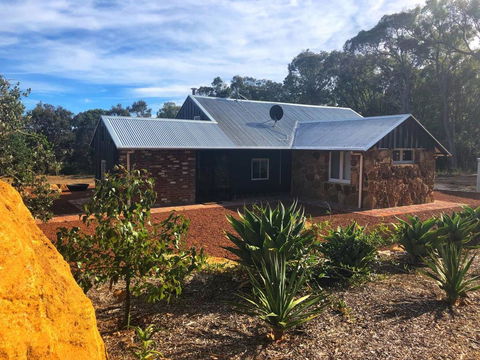 Standing Stone House - Accommodation Sunshine Coast 0