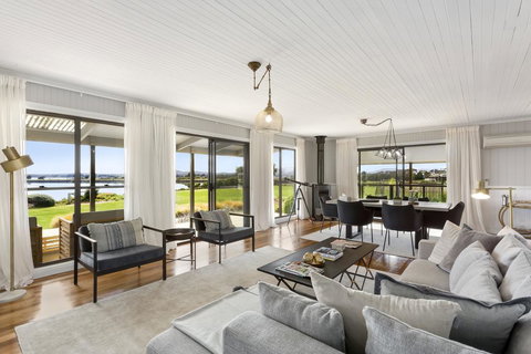 Stargazers Cottage - L'Abode - Accommodation Sunshine Coast 0