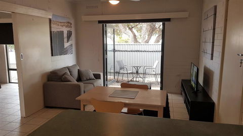 Stay Awhile In Port Pirie - Min Stay 4 Nights - Accommodation Sunshine Coast 2