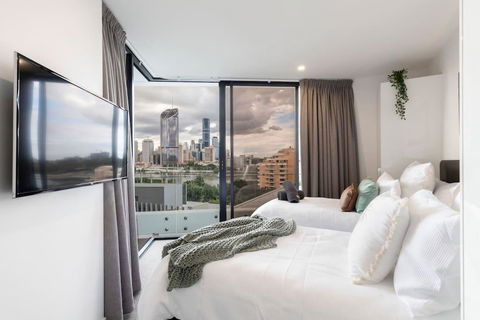 STH - River Views, Fast Internet, Long Stays - Accommodation Sunshine Coast 3