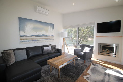 Stillwater Chalet B- Lake Crackenback - Accommodation Sunshine Coast 0