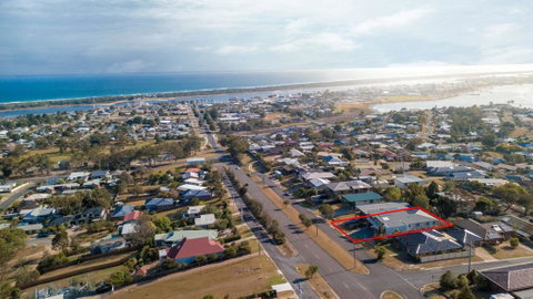 Stillwaters - Panoramic View Of Lakes Entrance - Accommodation Sunshine Coast 0