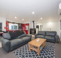 Stratton Summit 4- Modern sophisticated style with lake and mountain views - Accommodation Sunshine Coast