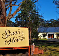 Straw House B and B - Accommodation Sunshine Coast