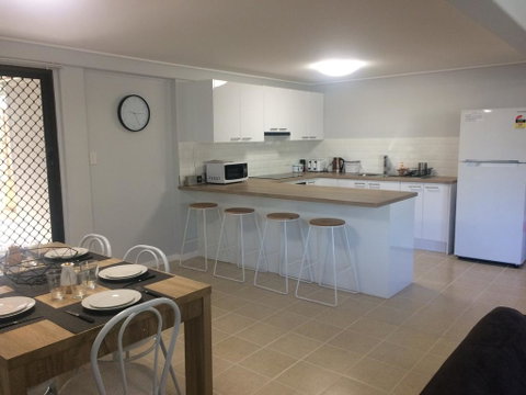 Stretton Lane - Accommodation Sunshine Coast 2