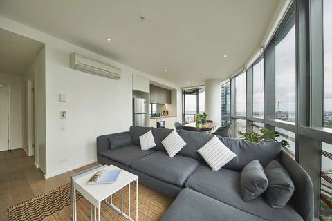 STUNNING 2 BED 2 BATH STYLISH UNIT // FREE PARKING - Accommodation Sunshine Coast 3