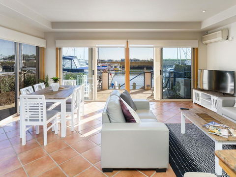 Stunning 3 Bedroom Villa At Hope Harbour Marina - Accommodation Sunshine Coast 0