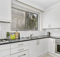 Stunning Hidden Gem in the Heart of St. Kilda 2 Bed 1 Bath Free WiFi Carpark  Netflix - Accommodation Sunshine Coast