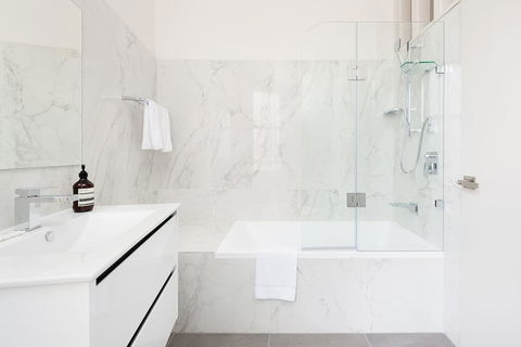 STUNNING SYDNEY HOME 10 - Accommodation Sunshine Coast 3