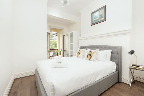 STUNNING SYDNEY HOME 10 - Accommodation Sunshine Coast 2