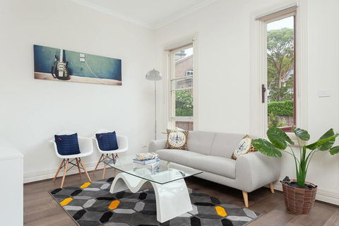 STUNNING SYDNEY HOME 11 - Accommodation Sunshine Coast 2