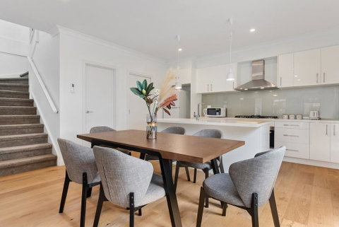 Style, Comfort And Convenience - Accommodation Sunshine Coast 1
