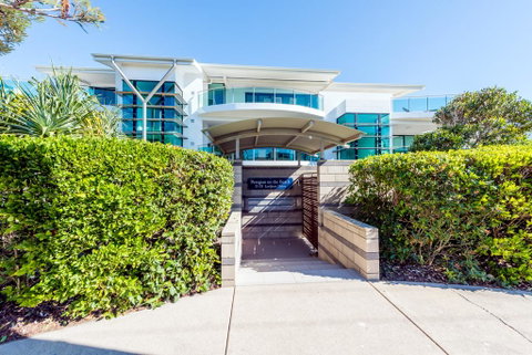 Stylish Beach Side Apartment - Unit 5 - 33 Lorikeet Drive - Accommodation Sunshine Coast 2