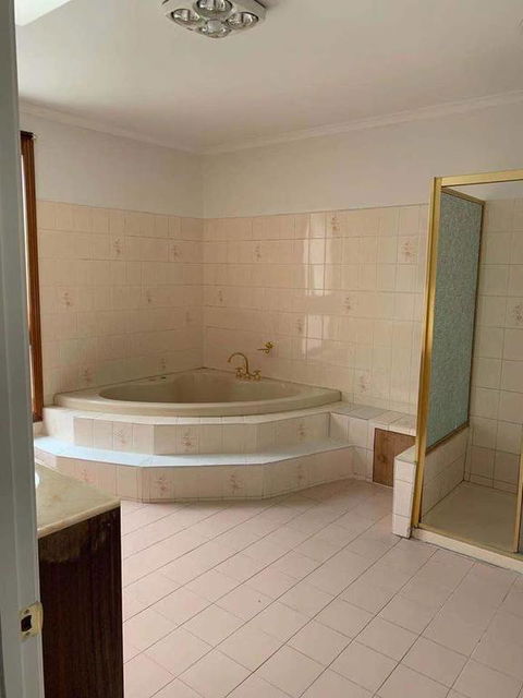 Stylish Bedroom In Bentleigh East - Accommodation Sunshine Coast 3