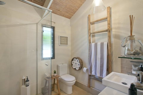 Stylish Luxury Home To Fit The Whole Family - Accommodation Sunshine Coast 1