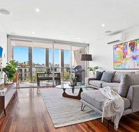 Stylish Saint Kilda Pad. walk to beach and cafes luna park - Accommodation Sunshine Coast