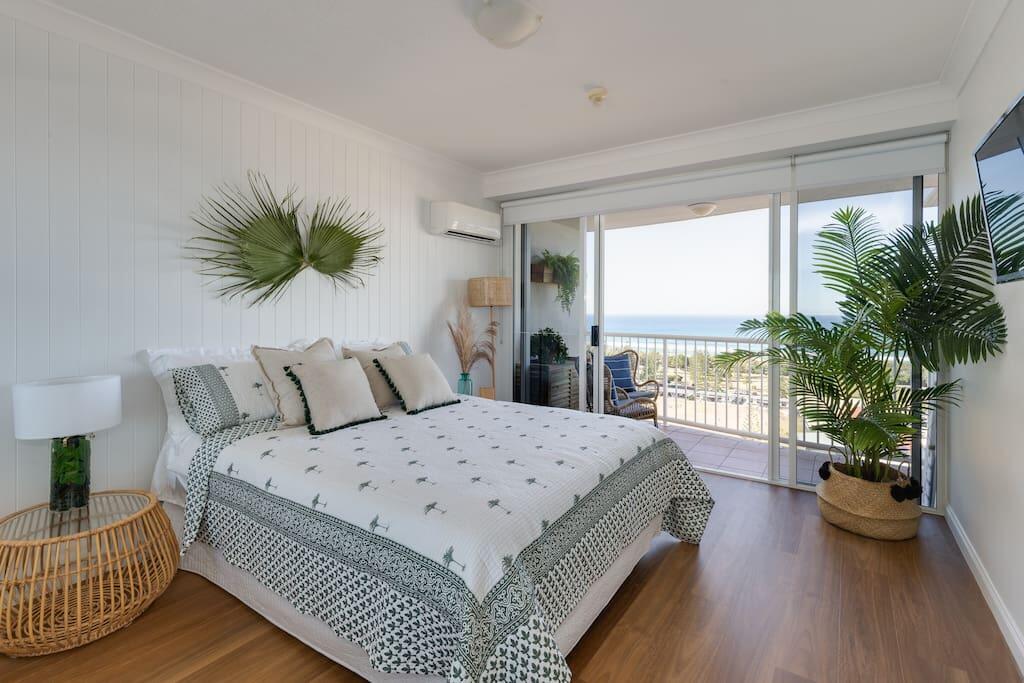 Broadbeach QLD Accommodation Sunshine Coast