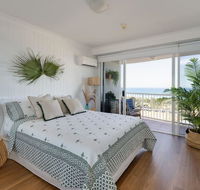 Stylish Studio with Ocean Views Bel Air Broadbeach - Accommodation Sunshine Coast
