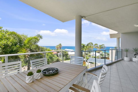 Sunny And Spacious Sunshine Beach - Accommodation Sunshine Coast 3
