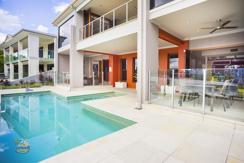 Sunset Circle At The Cove - Accommodation Sunshine Coast 2