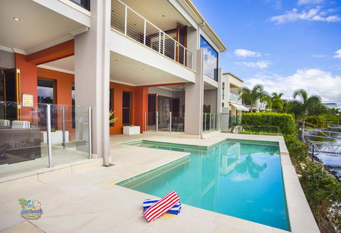 Sunset Circle At The Cove - Accommodation Sunshine Coast 1