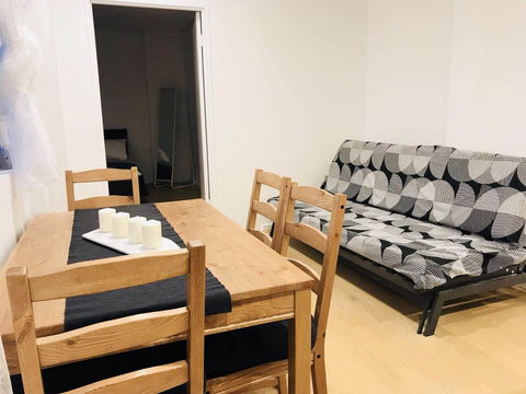 Sunset View 2 Bedroom Apt Next To Station - Accommodation Sunshine Coast 1