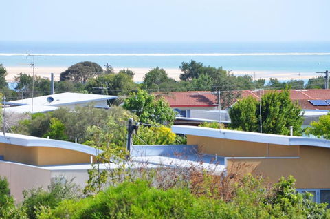 SUNSET WATERS - INLET SIDE - Accommodation Sunshine Coast 1