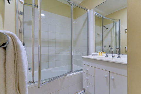 Sunset Waters Apartments - Accommodation Sunshine Coast 3