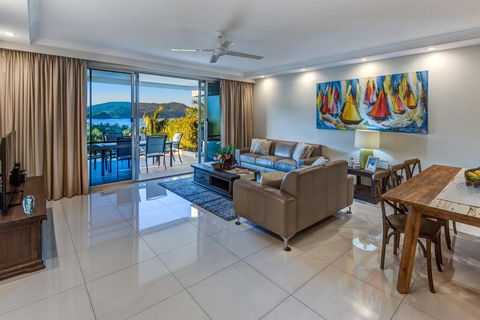 Superior Poinciana 011 On Hamilton Island - Accommodation Sunshine Coast 0