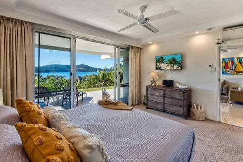Superior Poinciana 011 On Hamilton Island - Accommodation Sunshine Coast 3