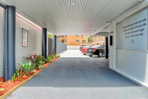 Surf Beach Motel Port - Accommodation Sunshine Coast 1