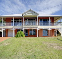 Surf Break - Fingal Bay - Accommodation Sunshine Coast